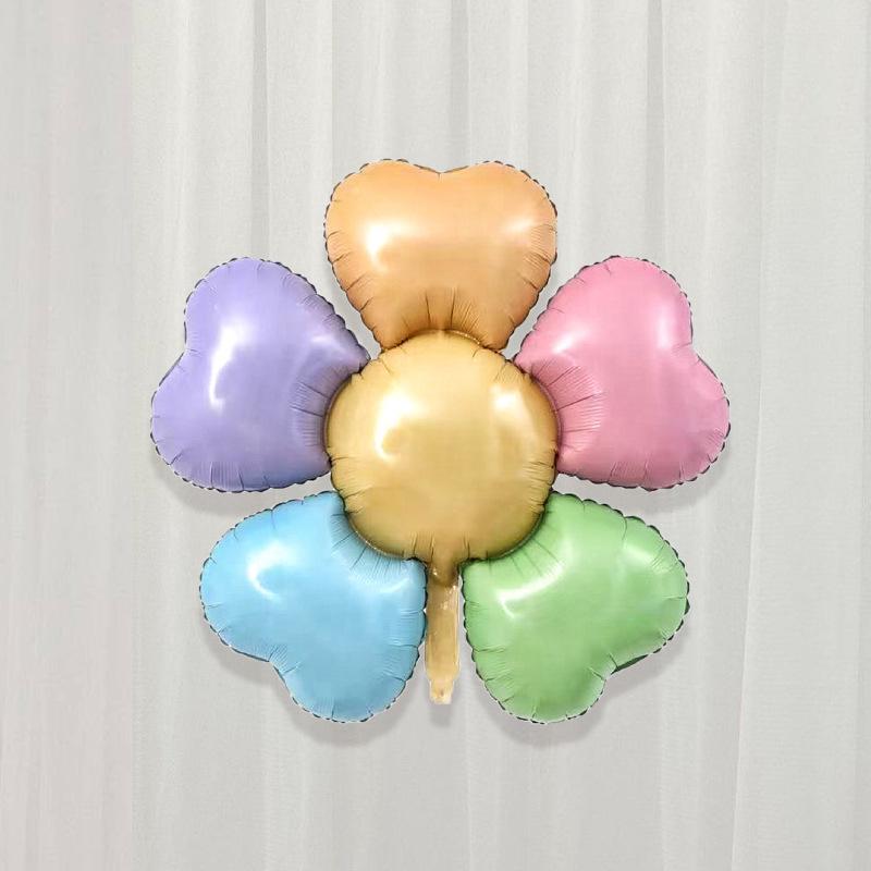Białe Balony z Stokrotkami i Słonecznikami - Kwiatowe Balony Urodzinowe i Rekwizyty do Zdjęć z Uśmiechniętymi Buziami