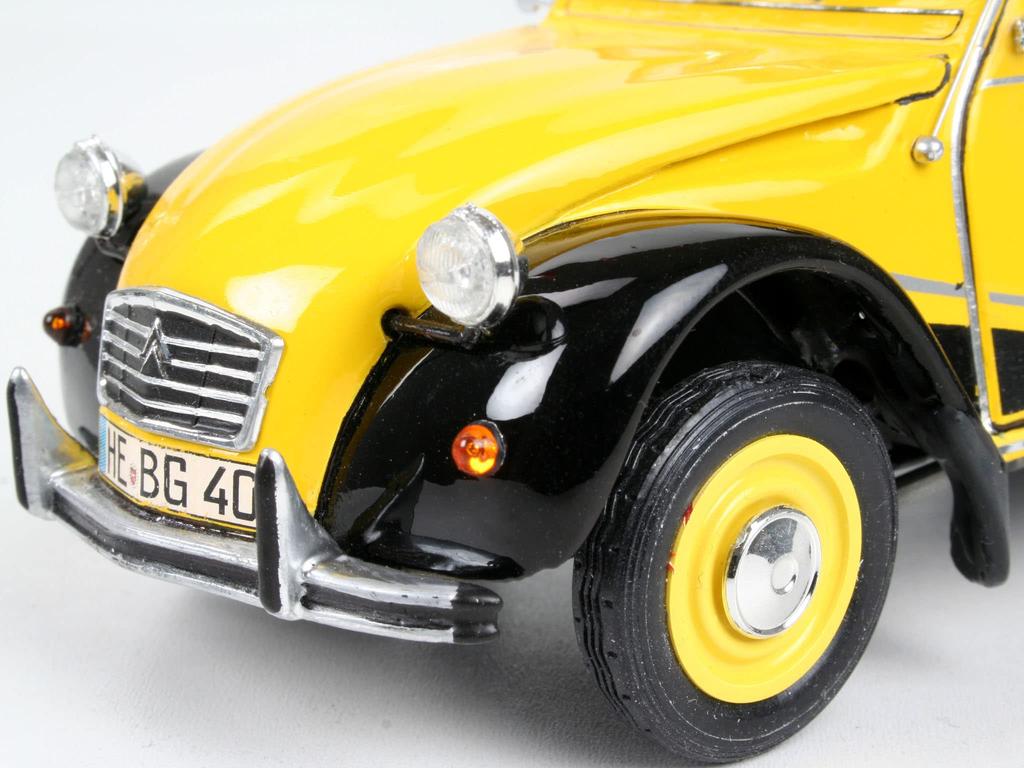 Revell 2CV Plastic Model Kit 1/24 Citroën (Germany)