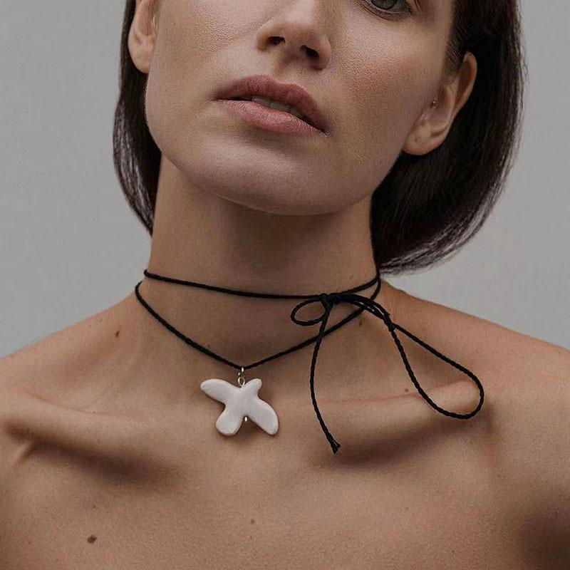 

Fashion White Peace Dove Pendant Necklace Earrings for Women Vintage Metal Geometric Round Ear Hoop Jewelry Gift