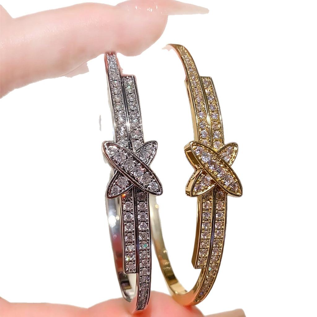 2026 Micro-inlaid 18K Gold Gypsy Cross Bracelet Light Luxury Fashion X Diamond Bracelet Hand Jewelry
