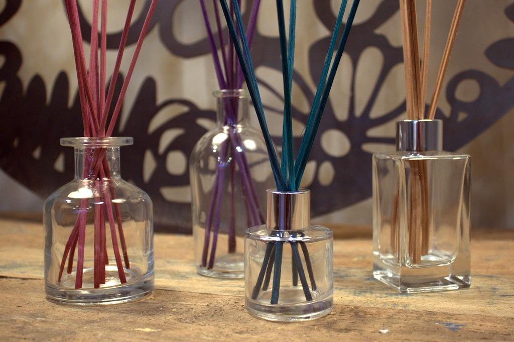 6x 250 ml Round Antique Reed Diffuser Bottle – Clear