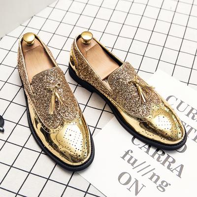 Heißer Verkauf Männer Flache Schwarze Goldene Formale Schuh PU Leder Casual Männer Schuhe Mann Kleid Schuhe Glänzende Mode Abendkleid Club schuhe