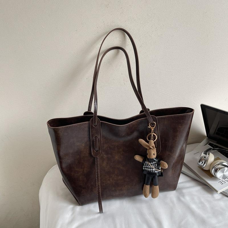 High-value large-capacity bag women's 2025 new trendy portable autumn fashion tote commuting class shoulder bag