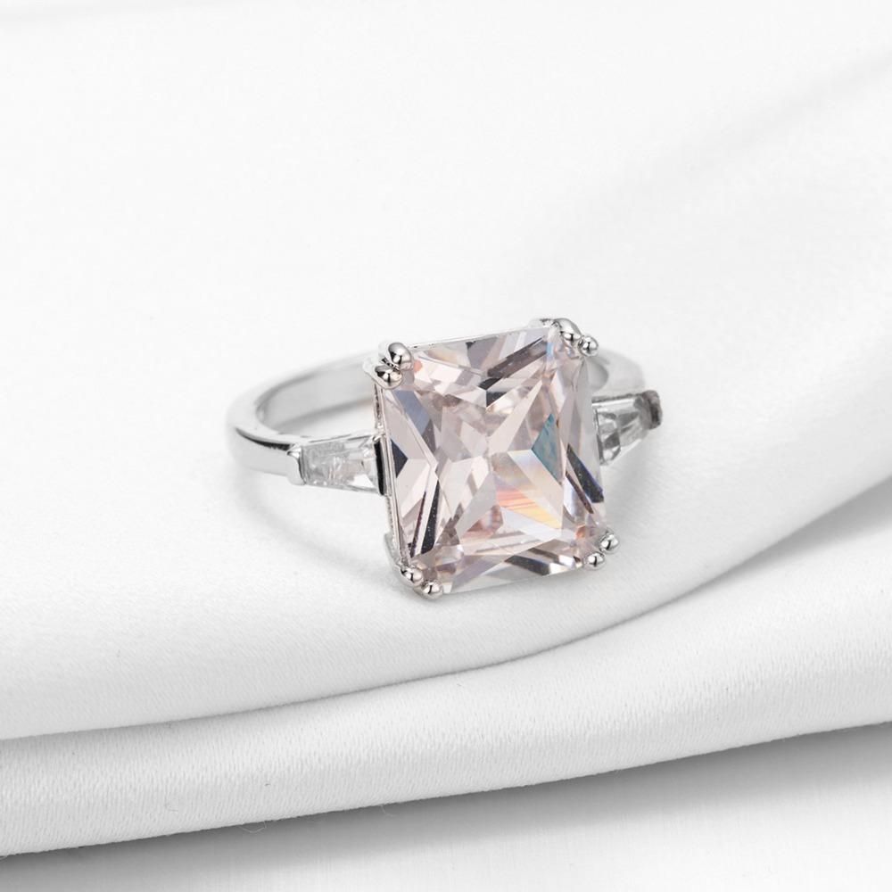 Bold Princess Cut Zircon Ring for Women Luxury European Inlaid Engagement Jewelry Statement Finger Ring