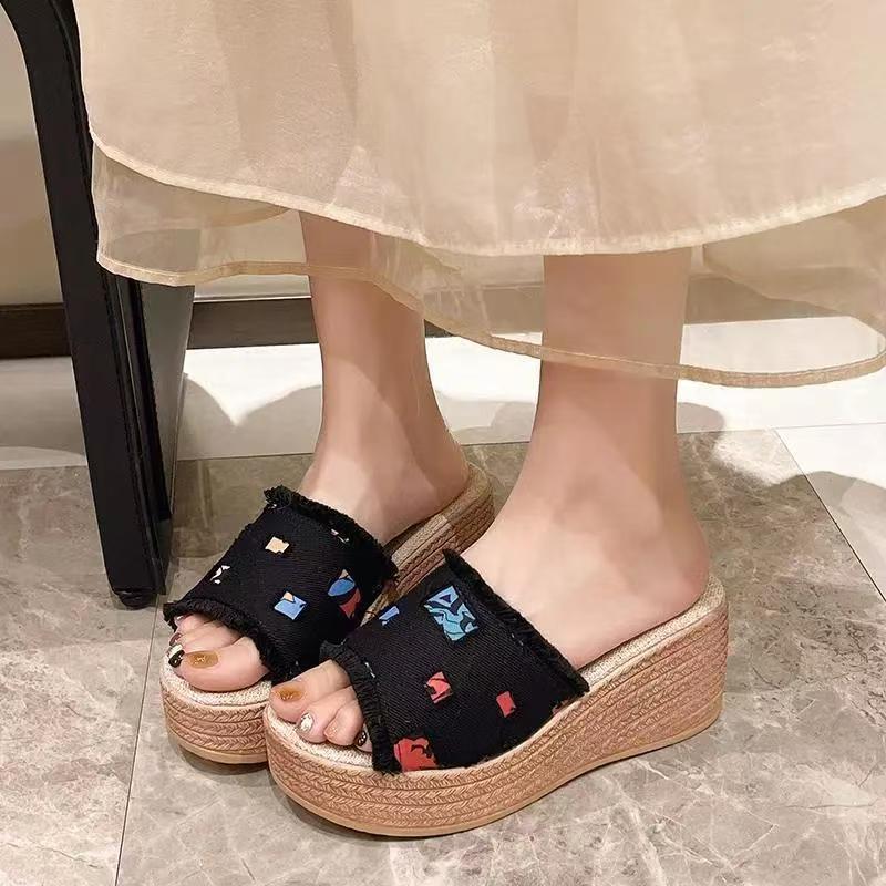 Women's Summer New Big Size Open Toe Wedges Slippers Thick Sole Non Slip Lightweight Height Increasing Outdoor Slippers Sandals