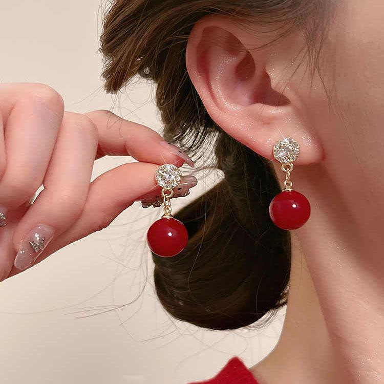 Koreanischer Stil Nicht-Piercing Ohrclip mit langem Quaste, Perlmutt Schmetterlings Design für Damen - High-End, Coole Mode.
