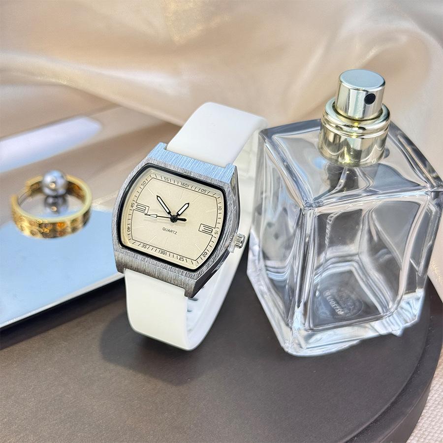 

Simple Arc Square Brushed Shell Watch Premium Sense Women s Skin Sense Silicone Silky New Quartz Watch