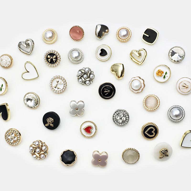 Hochwertige Perlenrosenherzknöpfe für Hemden & Strickjacken