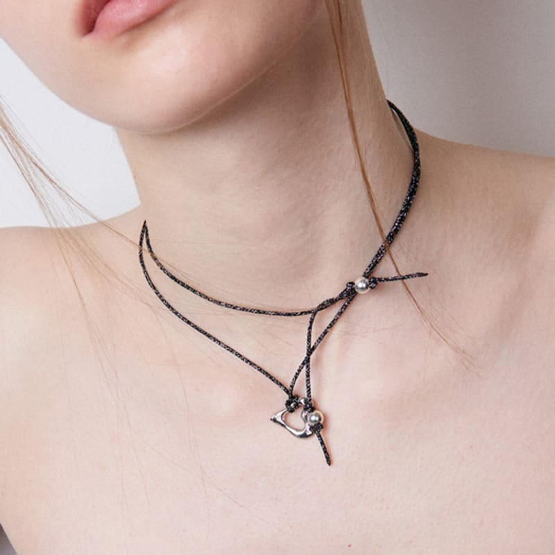 Emott String Necklace (Heart Pendant)