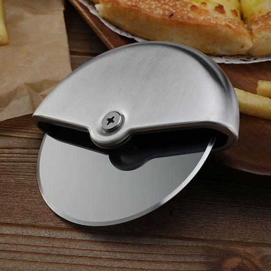 Stainless Steel Pizza Cutter Wheel Easy Cut Butter Spreader Rust-Resistant Rolling Slicer for Pies Pastries Flatbreads Essential Kitchen Baking Tool