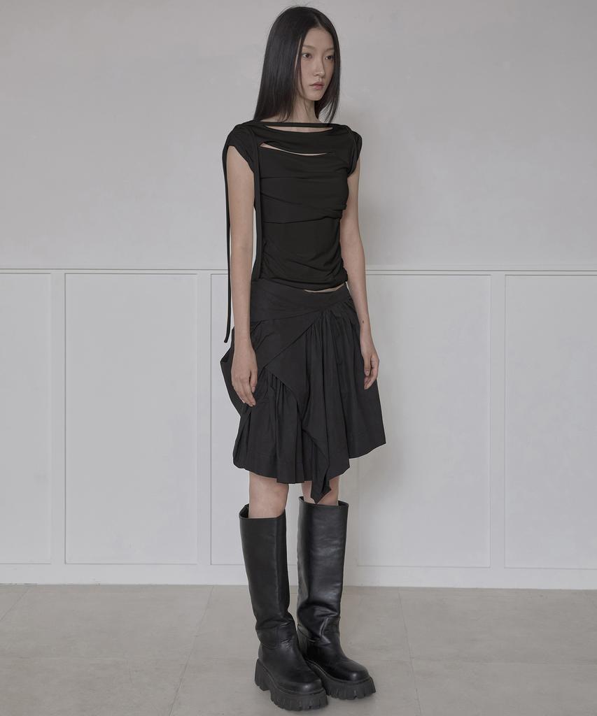Peulleeoeob Asymmetrical Draped Strap Roll-Up T-Shirt (Fl-170_Black)