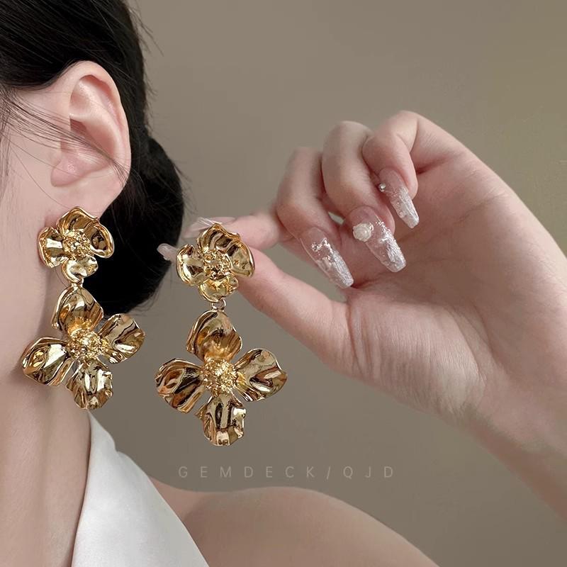 Luxurious European & American Diamond Tassel Stud Earrings for Evenings and Parties