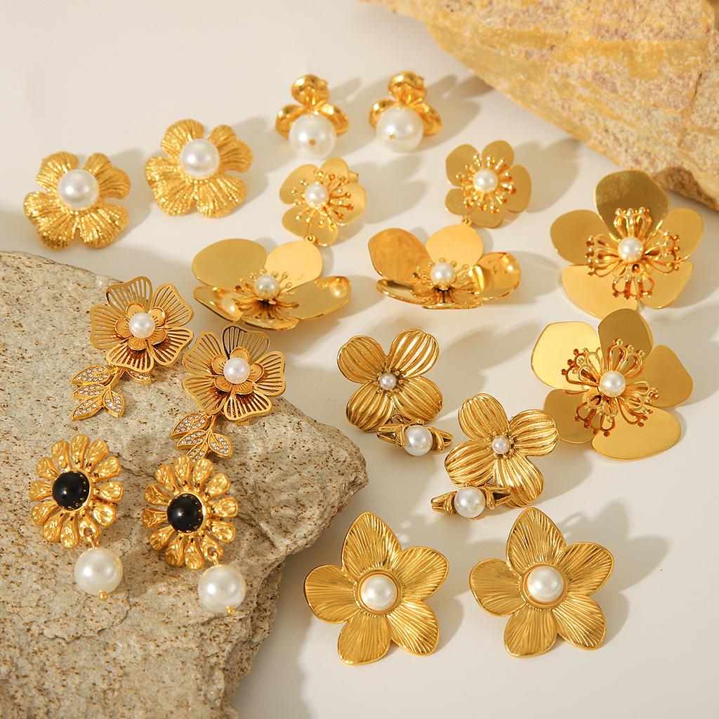 French Style 18K Gold Stainless Steel Flower Studs, Fashionable Retro Elegant Pearl Earrings for Women