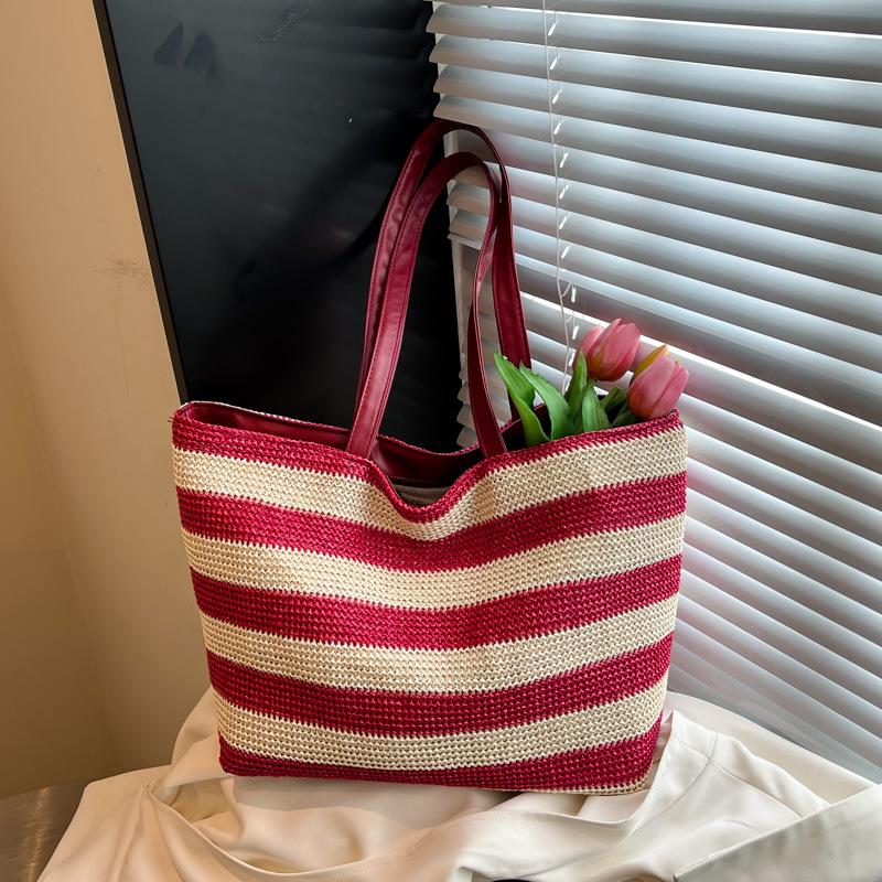 

2025 Последняя популярная текстурированная большая вместительная плетеная из соломы портативная сумка-тоут в иностранном стиле, модная, универсальная, с толстой веревочной ручкой через плечо