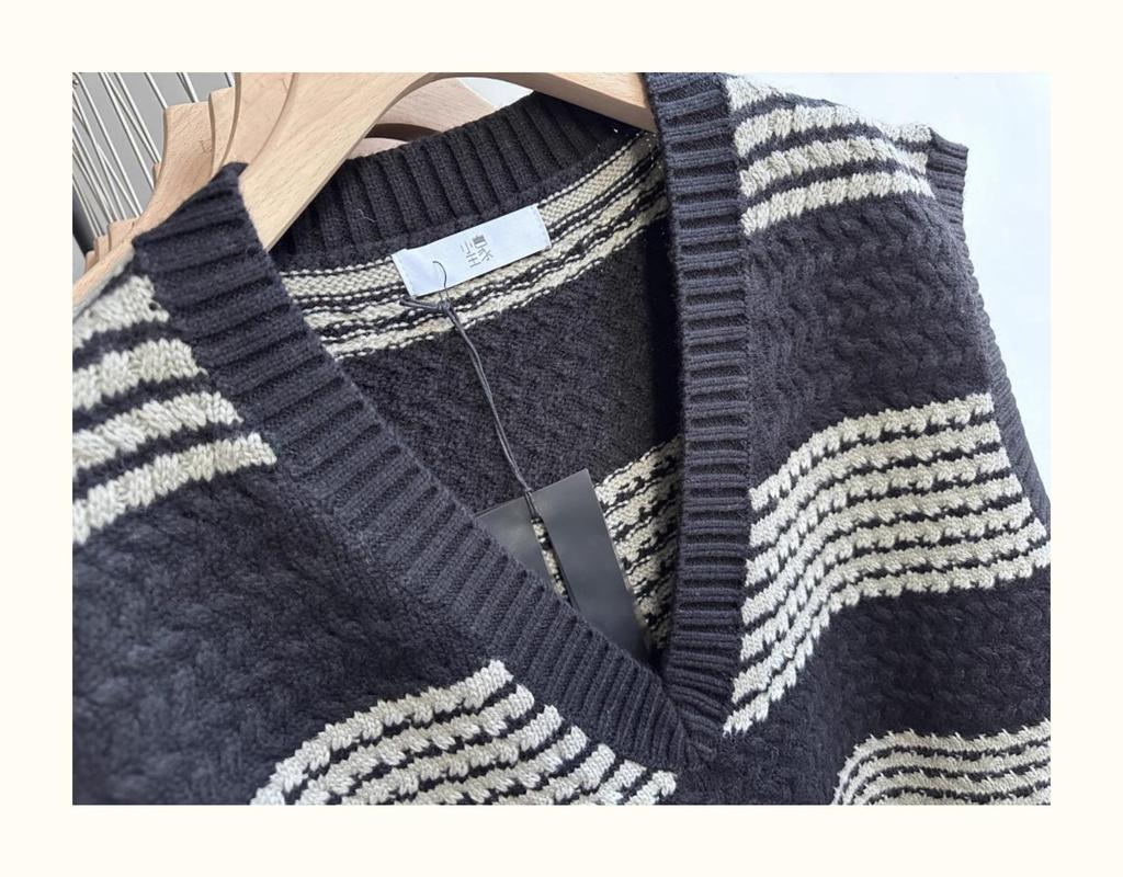 Xiao Wang's Winter Korean Style Plus Size V-Neck Striped Sweater Vest