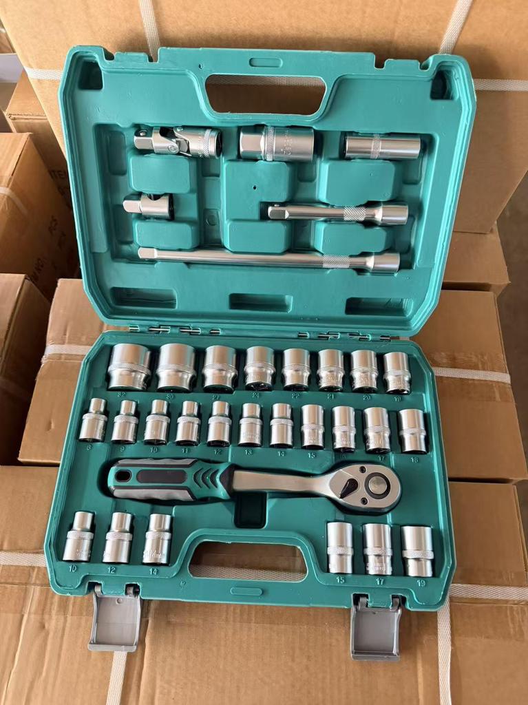 151-Piece Black Chrome Vanadium Steel Socket and Auto Repair Tool Set