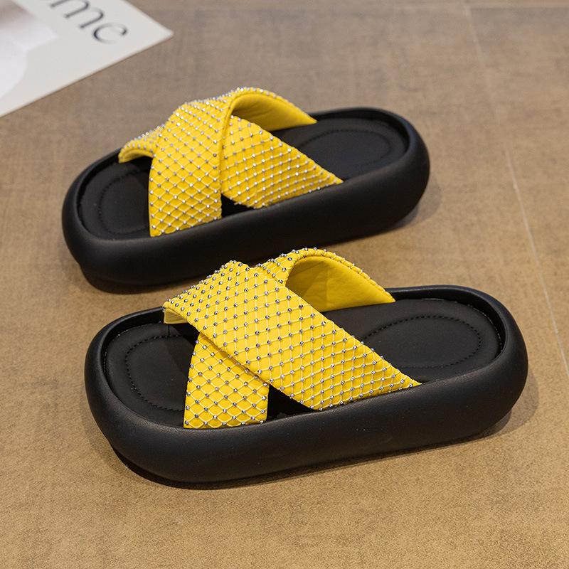 With skirt Internet celebrity fashion beach one-word cool slippers women's summer wear 2025 new thick-soled cross-strapped slippers