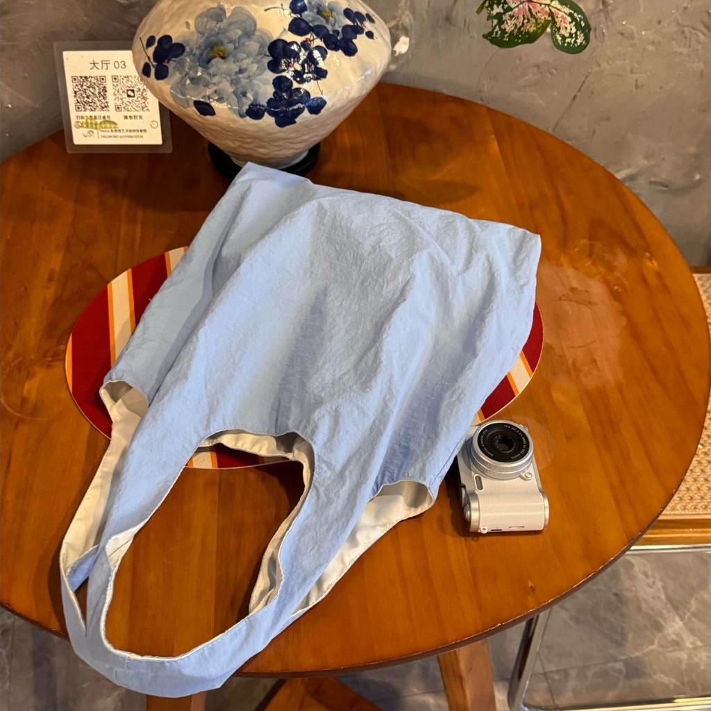 Fashion and versatile large-capacity shoulder bag for women 2025 new outing commuting to work tube about tote bag shopping bag for women