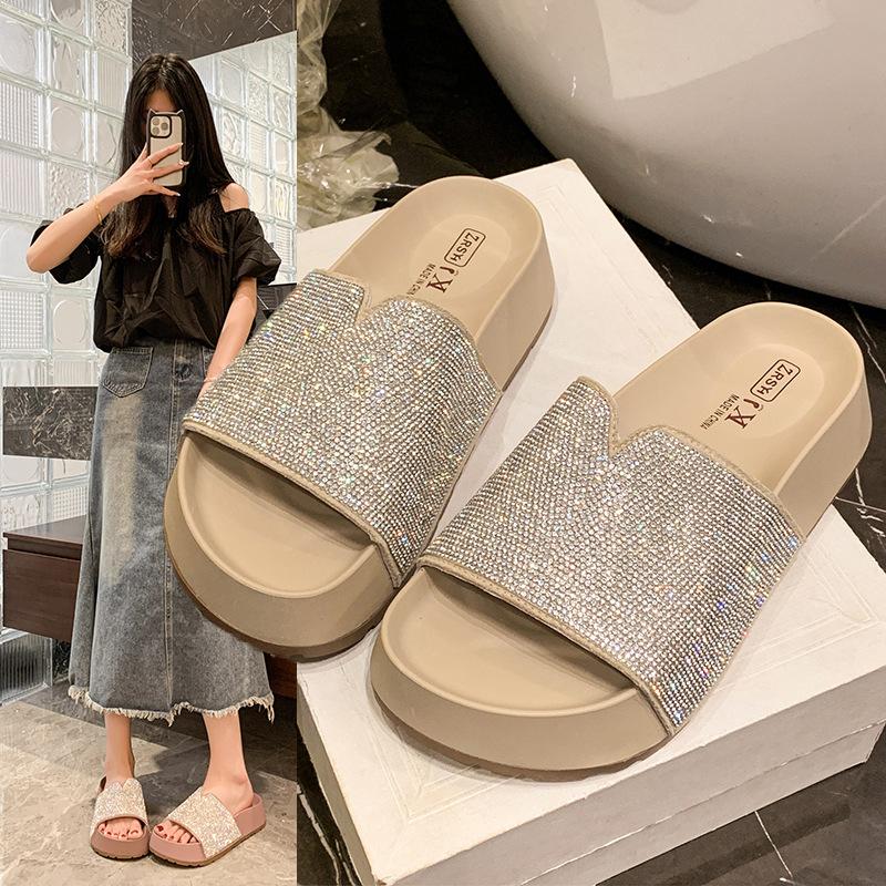 2025 summer new Korean version of fashion and leisure one-word drag rhinestone muffin thick-bottomed beach one-foot cool slippers