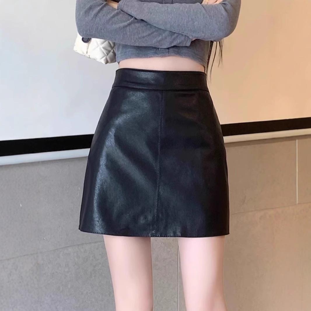 

Women s High-Waisted Black Leather A-Line Skirt - Autumn/Winter 2025 Korean Fashion, Hip-Hugging, Slimming, Anti-Exposure M
