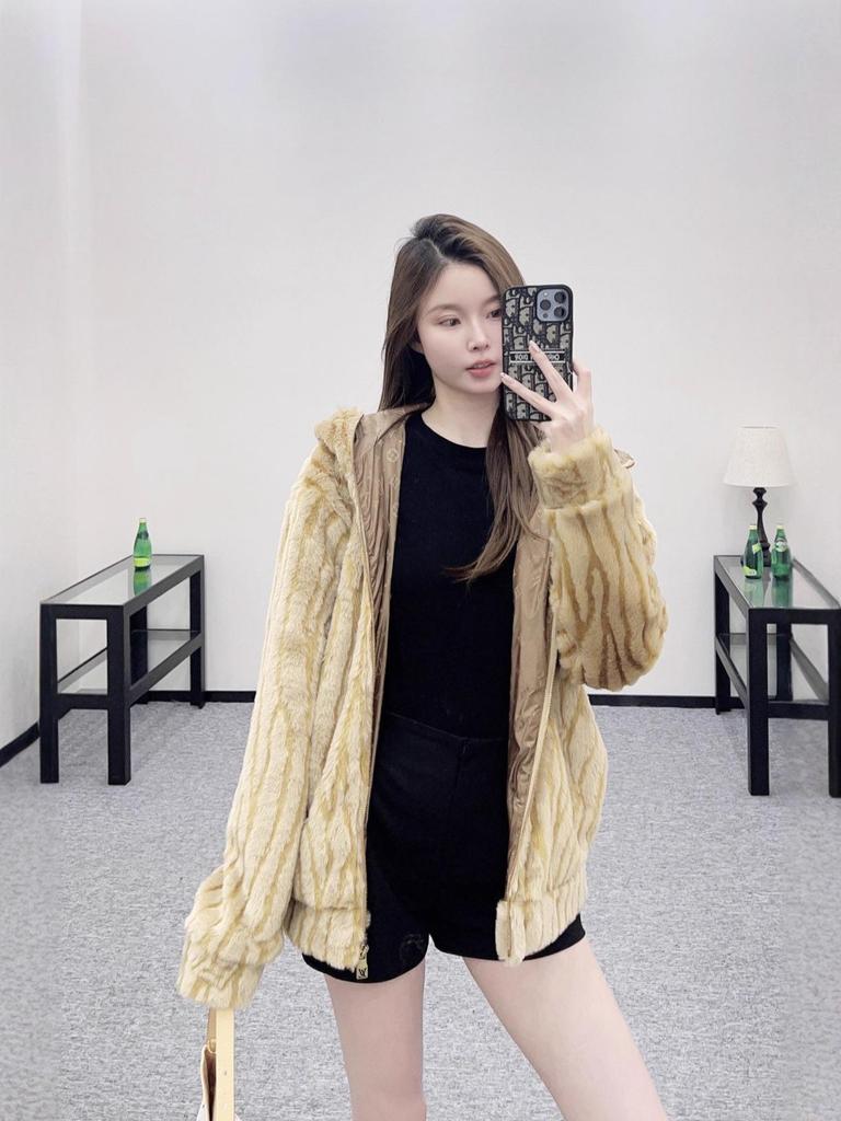 Nanyou Lujia 26ss Ski Series Letter Stripe Faux Fur Hooded Jacket