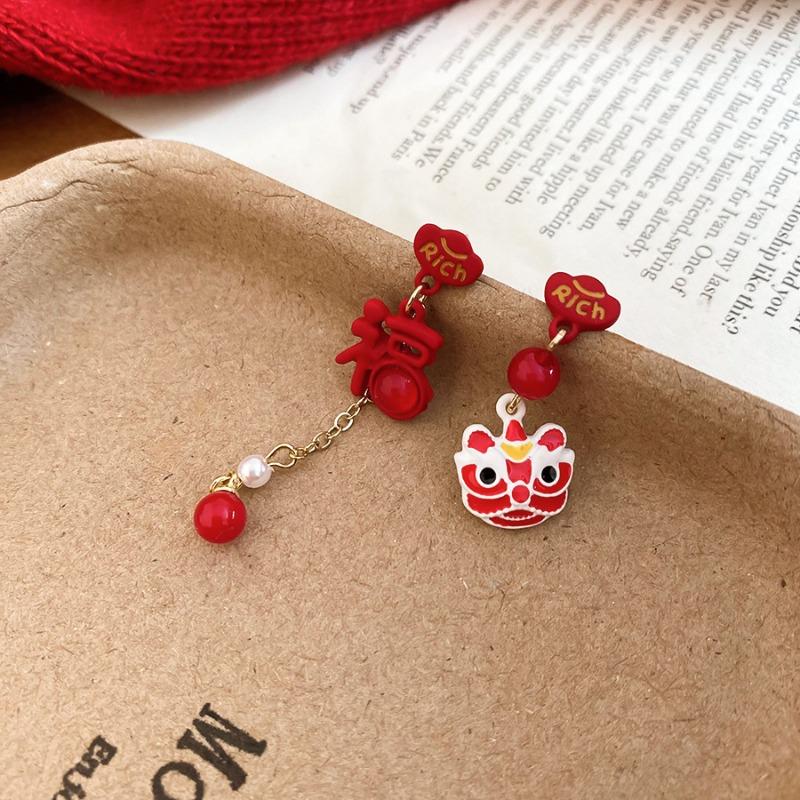 New Chinese style oil drip lion stud earrings New Year's festive fashion temperament earrings light luxury high-end earrings fashion