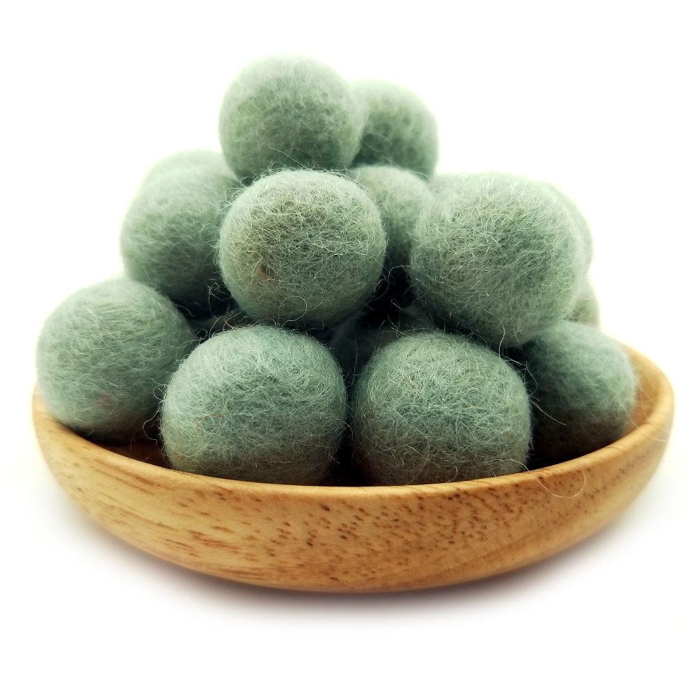 Barevné 2cm vlněné bambulky na vánoční ozdoby a DIY plstění jehlou