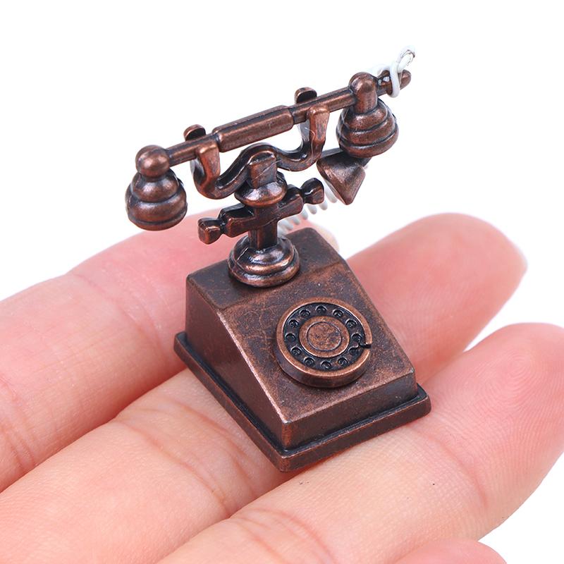 1Pcs Mini Retro Phone Miniature Food Play Scene Model