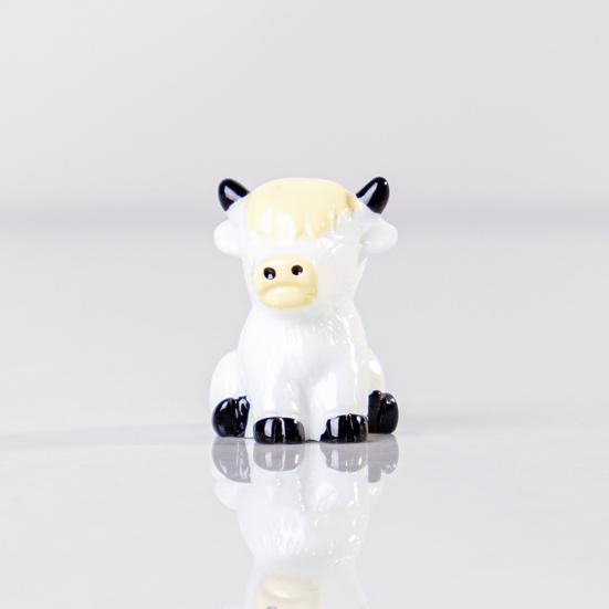 10 sztuk Miniaturowa figurka krowy szkockiej Żywiczna miniatura siedzącej krowy szkockiej Zwierzęta Kolekcjonerska rzeźba Ozdoba na biurko