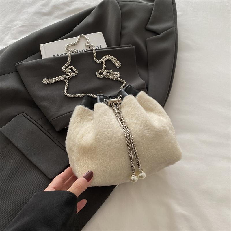 Niche fashion winter bag women's 2025 new personality trend bucket bag beautiful casual messenger bag casual bag