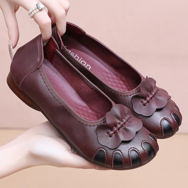 Comfortable non-slip Doudou shoes, spring and autumn middle-aged and old soft-soled one-pedal women's shoes, summer shallow-mouth single shoes