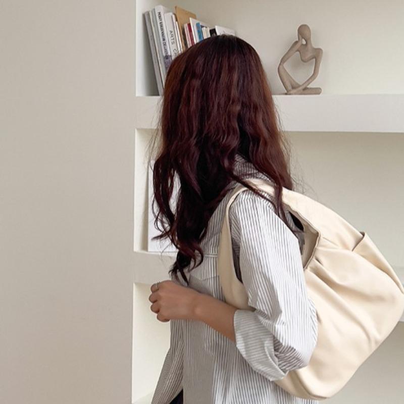 Sac en forme de corne, Sac nuage, Sac plissé en cuir souple, Sac à main, Sac sous le bras, Sac à bandoulière unique à la mode pour femme