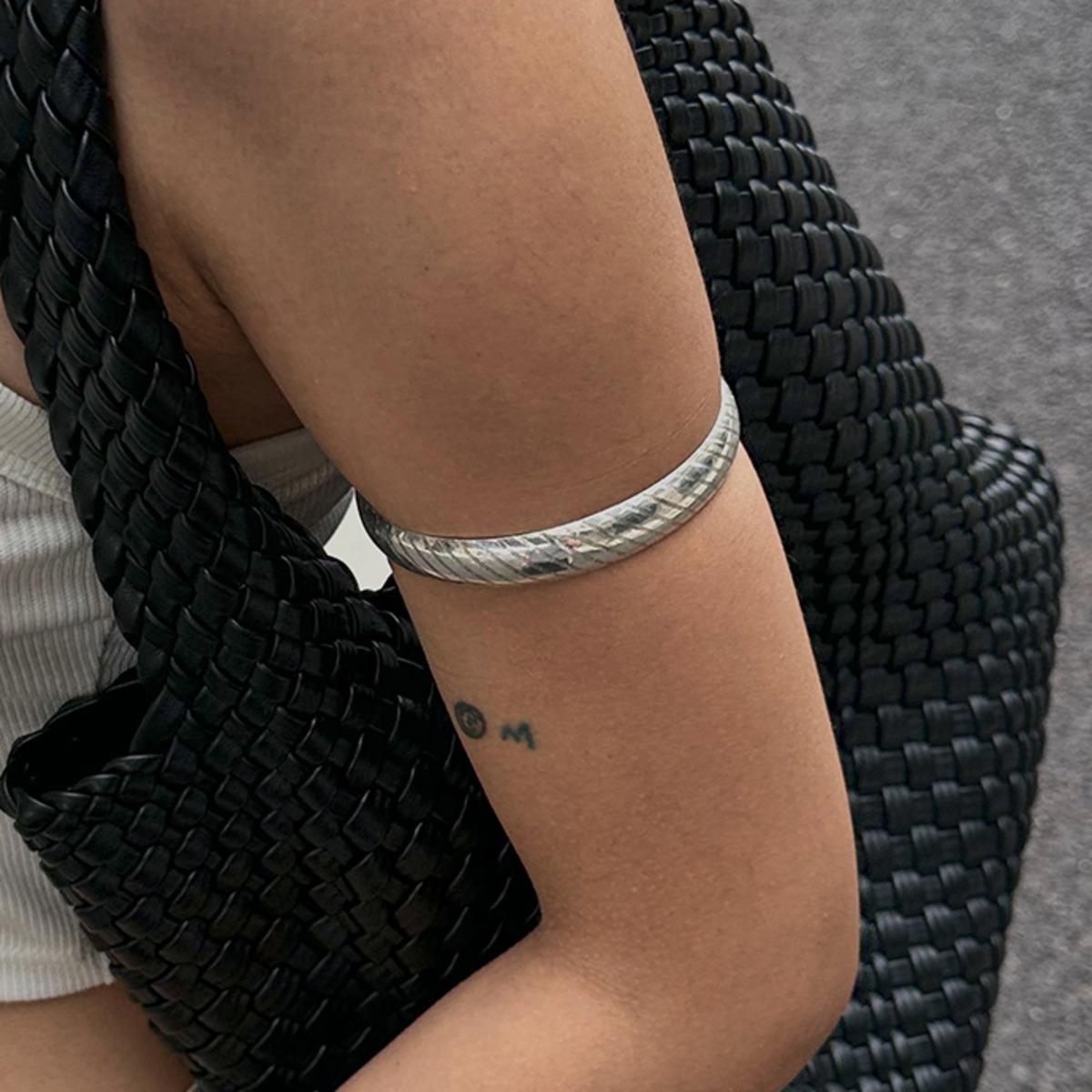 

SHIXIN Trendy Geometric Circular Wide Bangle for Women Punk Silver Color Metal Charm Bracelet Arm Bangle Personalized Jewelry