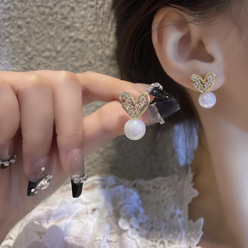 Imitation Pearl Earring For Women 2022 New Gold Colour Round Stud Earrings Christmas Gifts Irregular Design Unusual Earrings