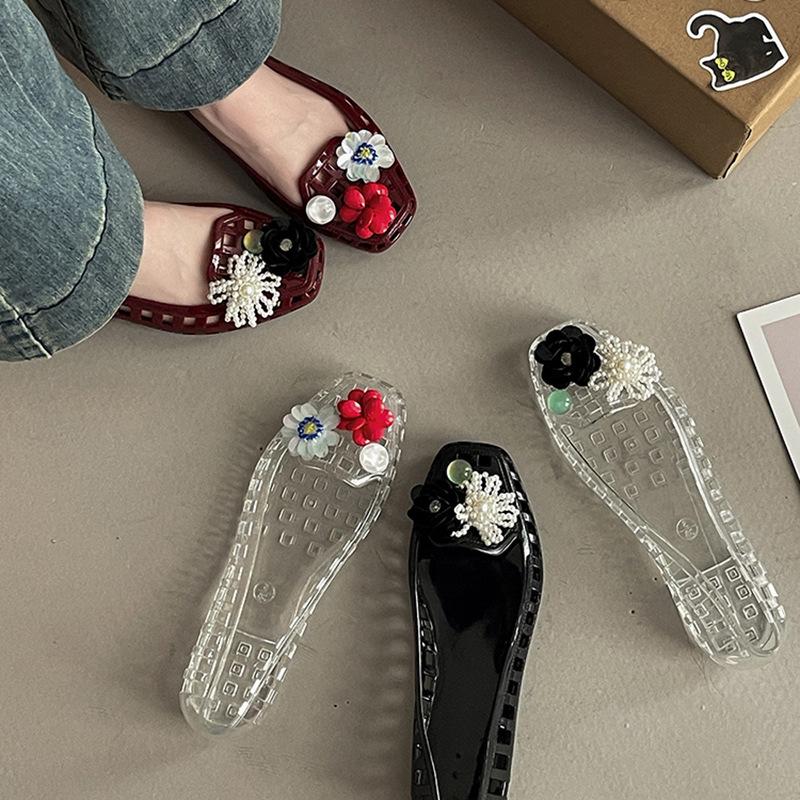 Fashion simple and versatile flower hollow flat sandals women's 2025 summer new wear casual temperament hole shoes