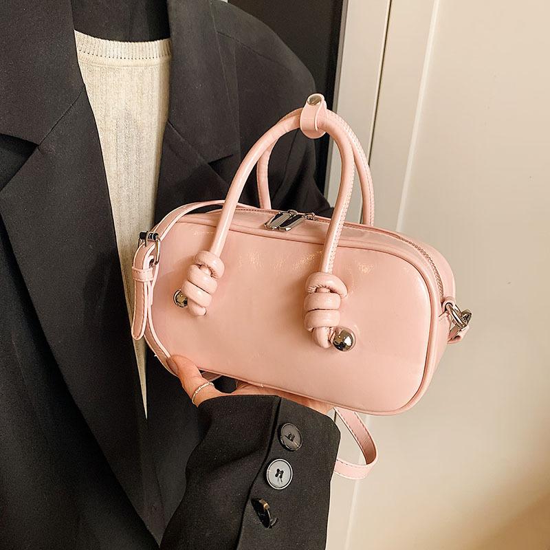 High sense Boston bag women's fashion niche design 2025 new spring and summer messenger bag portable bowling bag