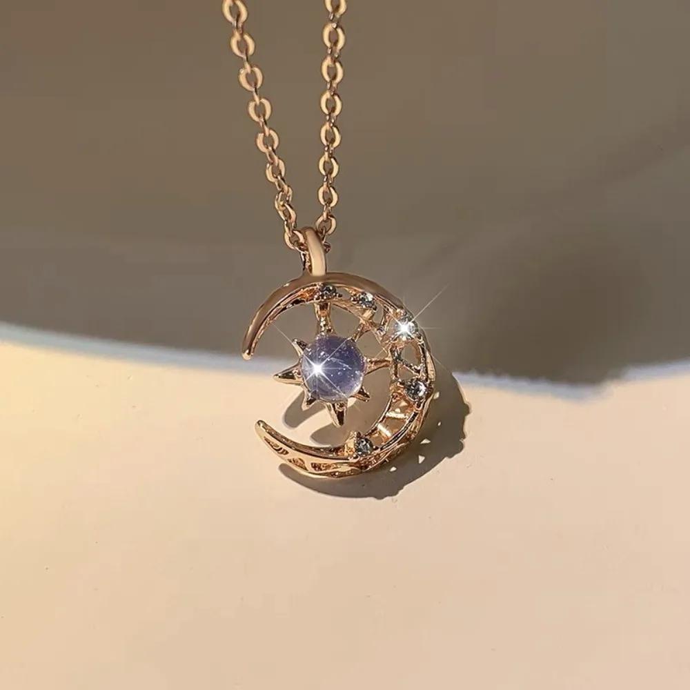Simple and Elegant Niche Dream Star Sun Moon Moonstone Pendant Necklace Female Necklace Wedding Party Pendant Trend Accessories