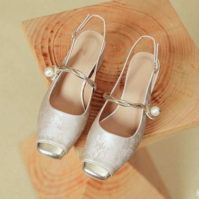 

New Chinese retro bag head women 2025 summer new sandals with middle heel square head rear empty Mary Jane single shoes 35 абрикосовый