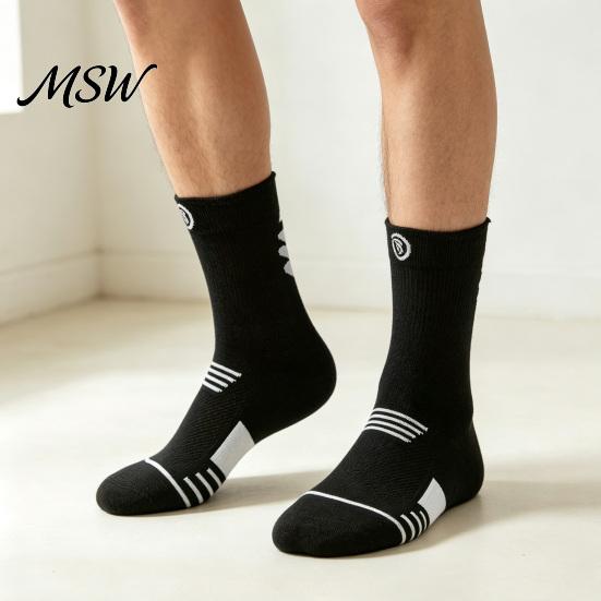 Outdoor Training Socks 1 Pair Men's Crew Socks, Moisture Wicking Athletic Running for Exercise Soft Workout Casual Thin Sports Gym Comfortable