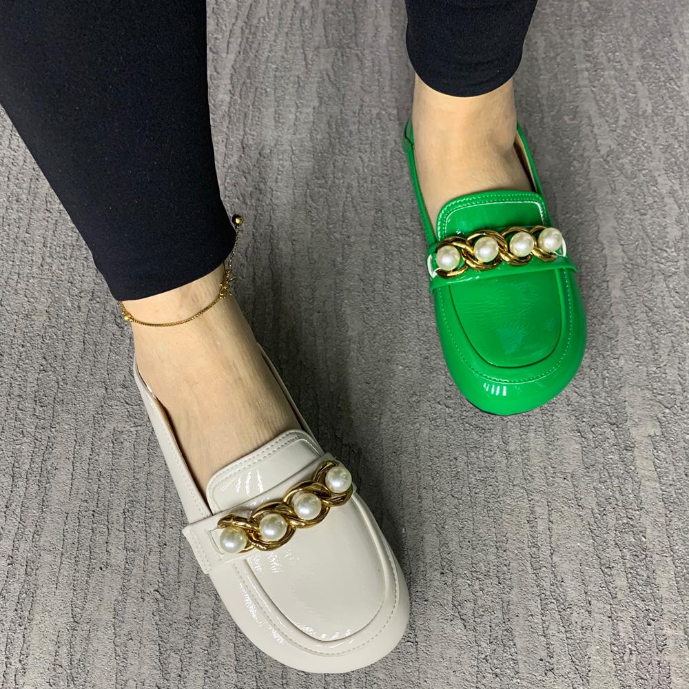 Fashion Luxury Brand Women Flats Shoes Plus Size Casual Shoes For Women Pearl Chain Patent Leather Female Loafers Summer Mullers