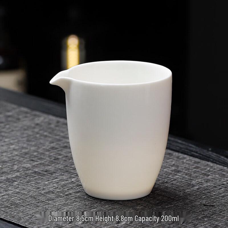 Qīwēi Porcelain Gongdao Tea Pitcher with Integrated Strainer