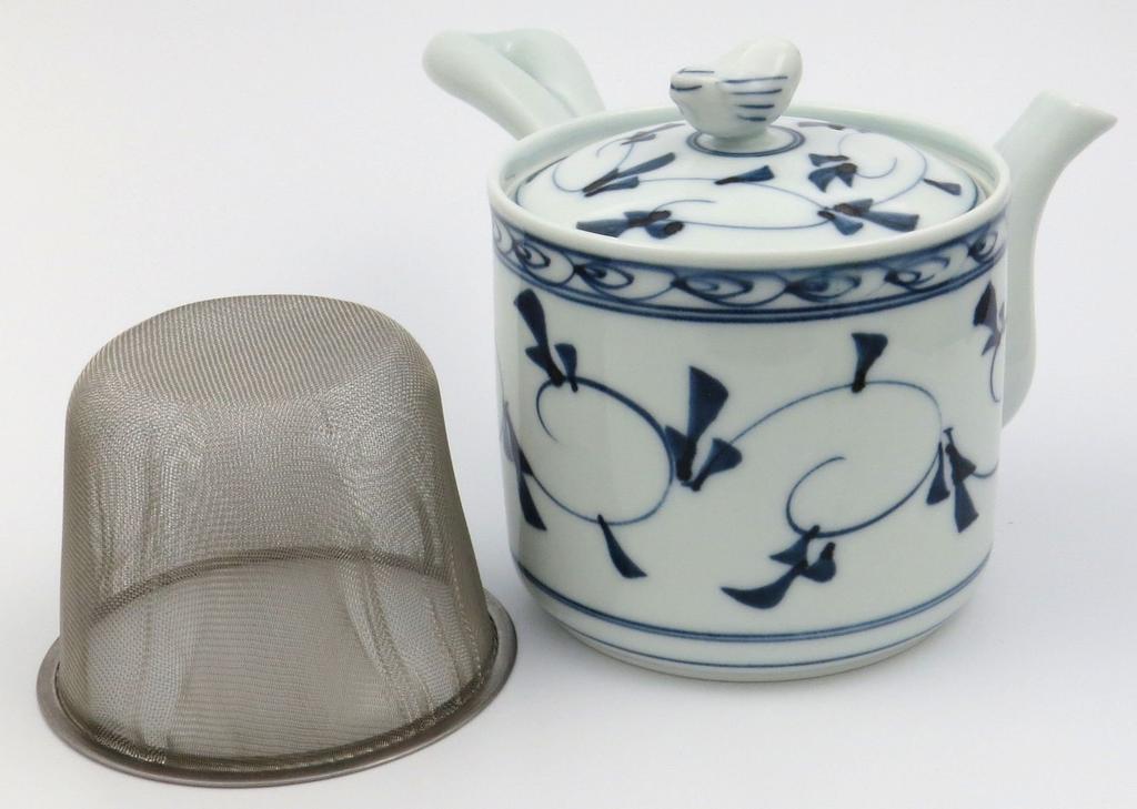 Hasami Ware Issei Pottery Lightweight Fluffy Chidori Arabesque 18cm W x 15cm D x Made in Product 23045 Teapot, Pattern, Large, Pattern, Approx. 11.5cm