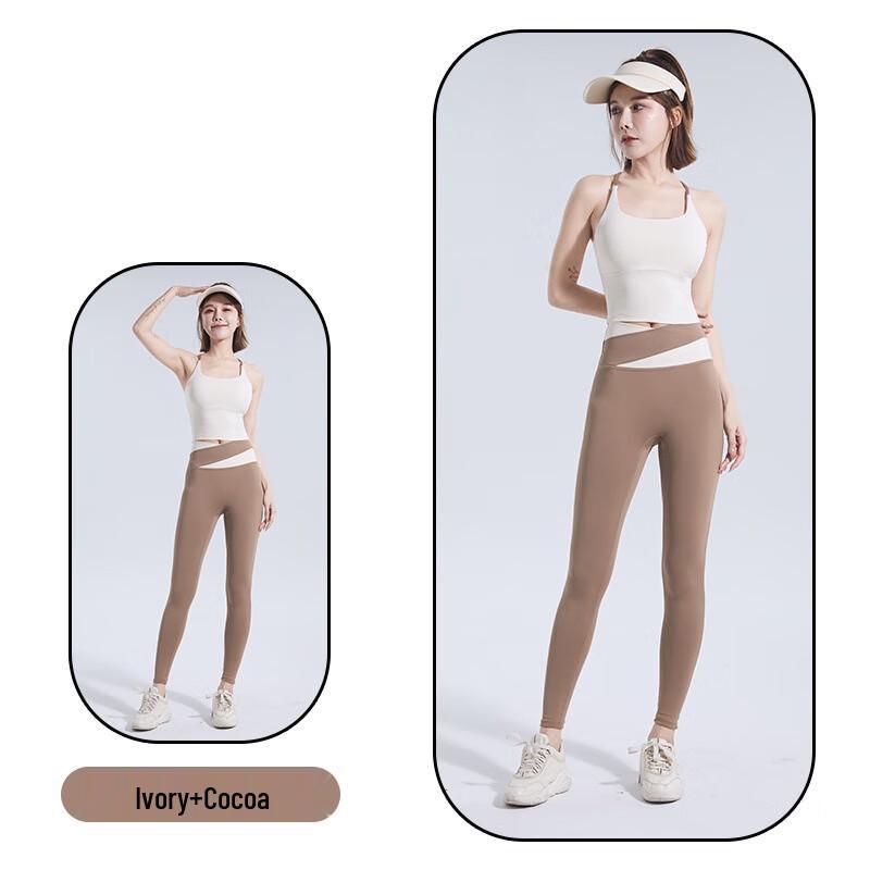 Женский спортивный комплект: топ на тонких бретелях и длинные брюки S