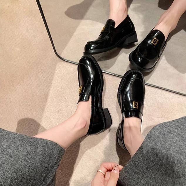 Grape Mother of the Same Style, Gold Small Square Buckle British Style Versatile Round Head Thick Heel Loafer Small Leather Shoes Women's Winter