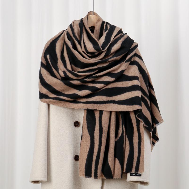 2026 Winter New Medium-Sized Trendy Polka Dot Skin-Friendly Warm Printed Scarf/Shawl