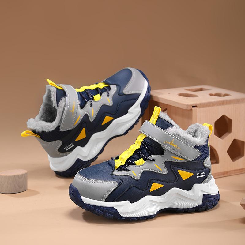 Boys shoes children's cotton shoes winter 2025 new velvet thickened large cotton medium and older children's warm boots sports shoes