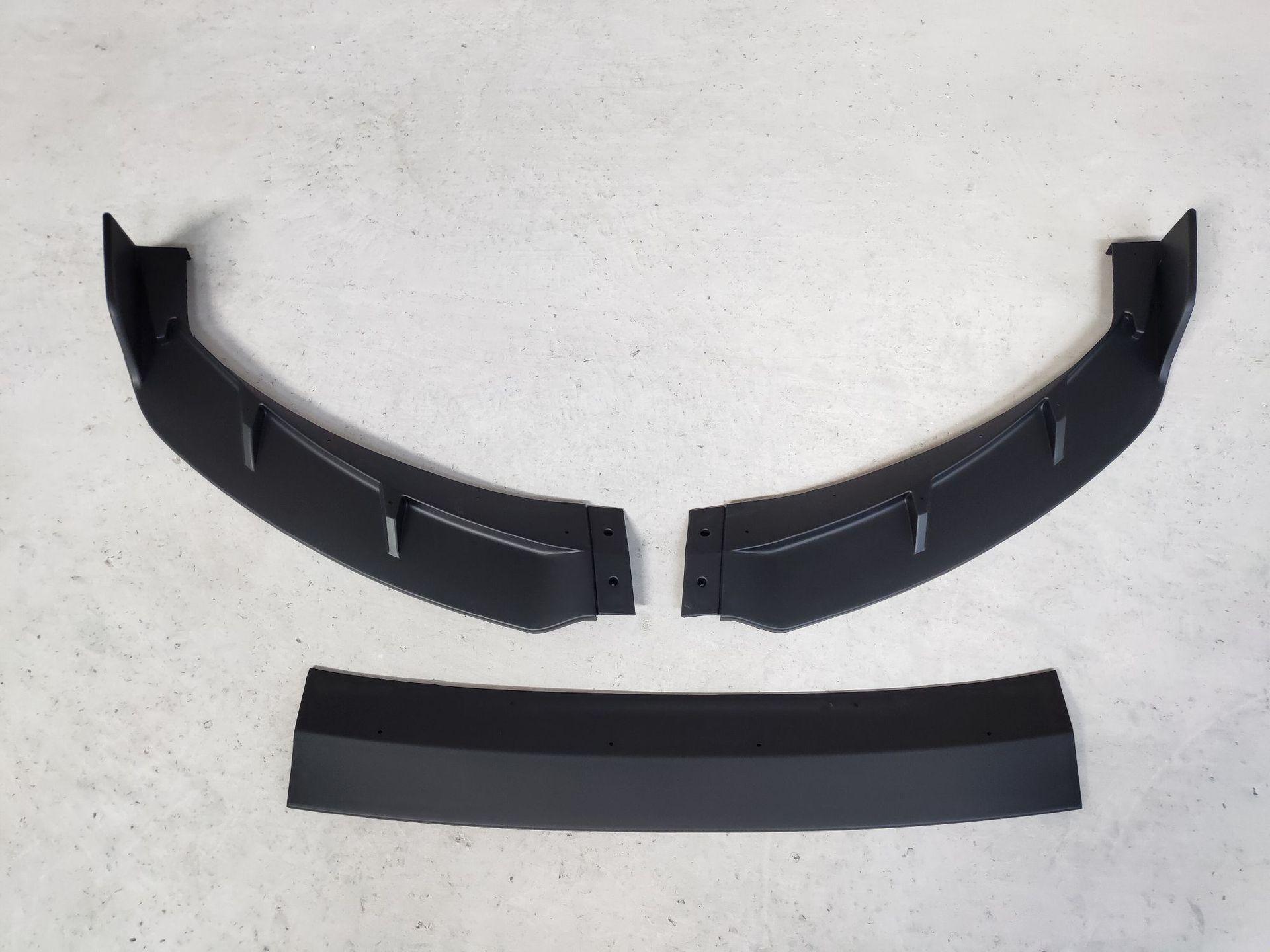 

Lynk & Co 03 Sports Carbon Fiber Texture Front Lip Splitter Kit