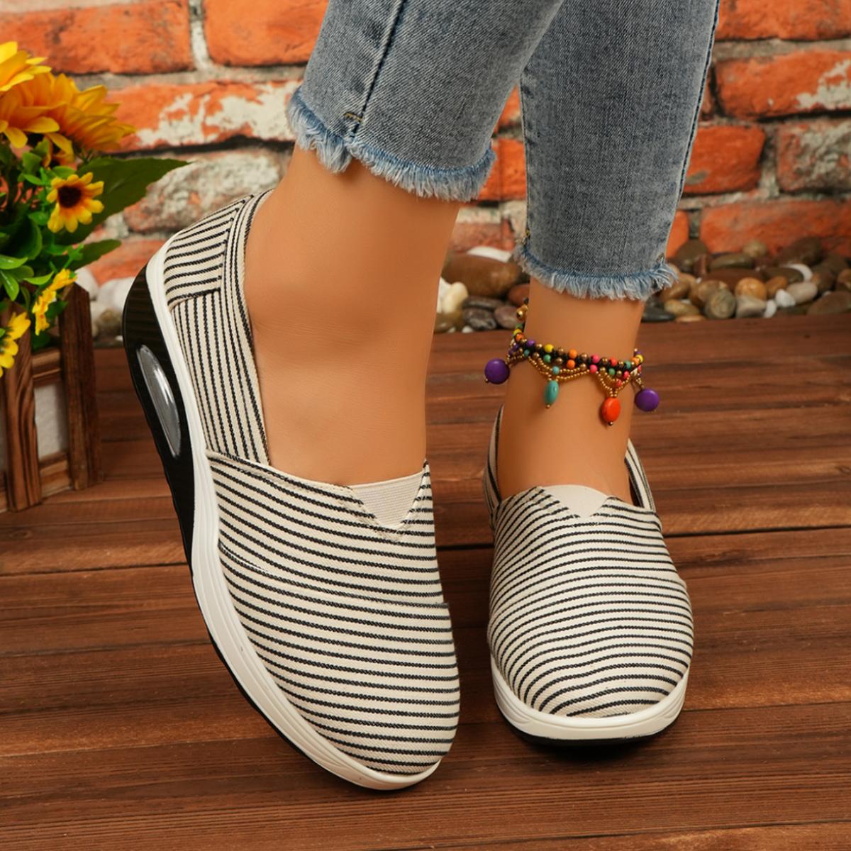 Модные женские кроссовки с круглым носком — фото 5