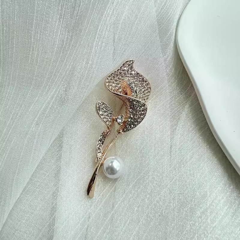 

Брошь «Калла Лилия», полностью инкрустированная бриллиантами и цирконами, брошь класса люкс «Темперамент», индивидуальный дизайн, аксессуары для костюмов