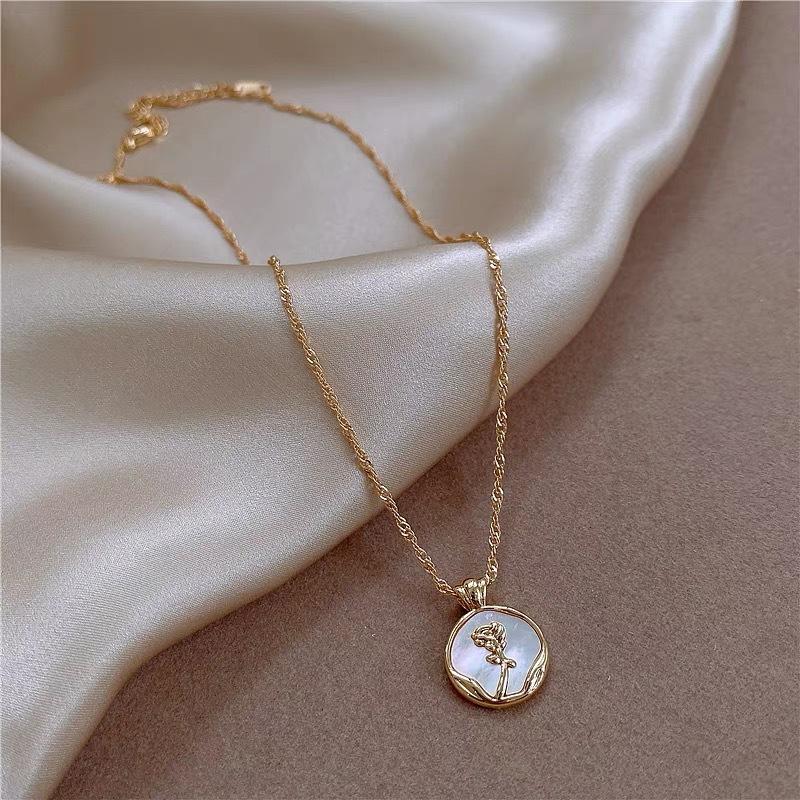 Gold Brick Necklace for Women, Light Luxury, High-end Design, Niche, Gold Collarbone Chain, New Trendy Chain